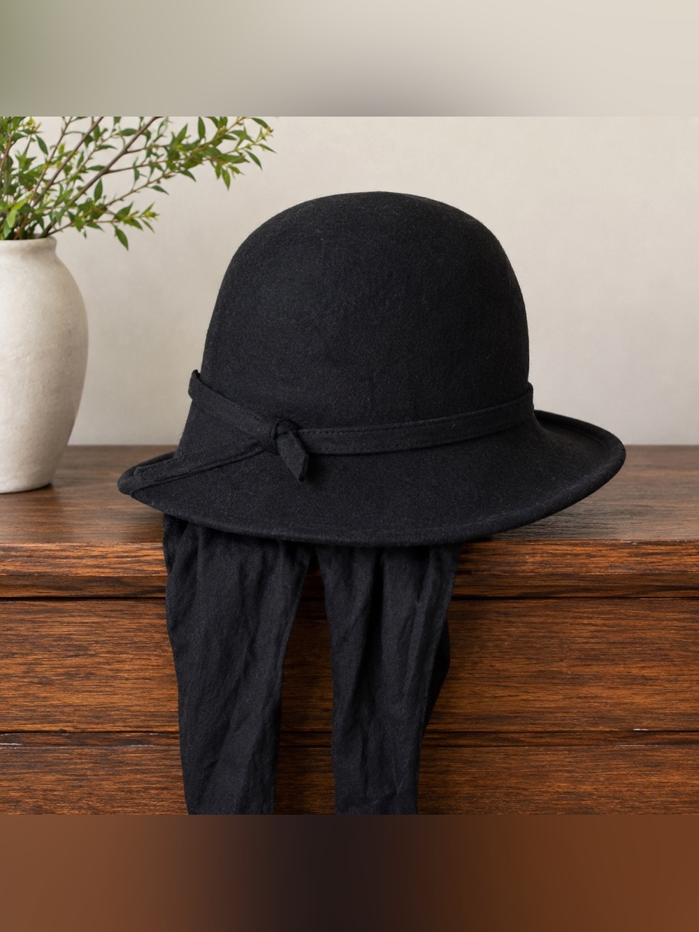 Betmar Black Wool Cloche Hat w/ Scarf Tie Vintage Derby Style S/M EUC